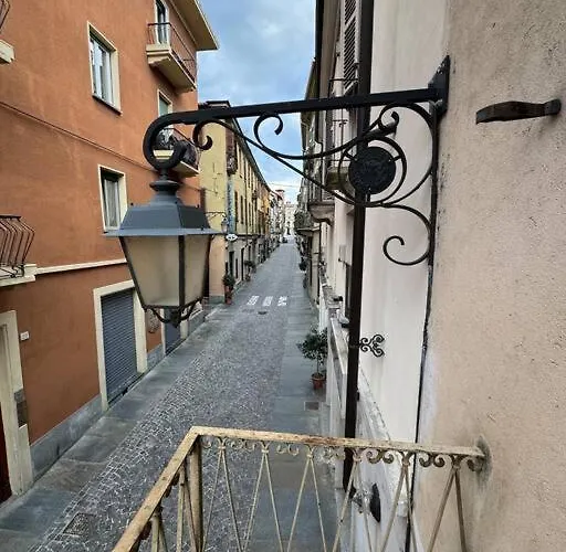 Vicolo Muratori 1 *