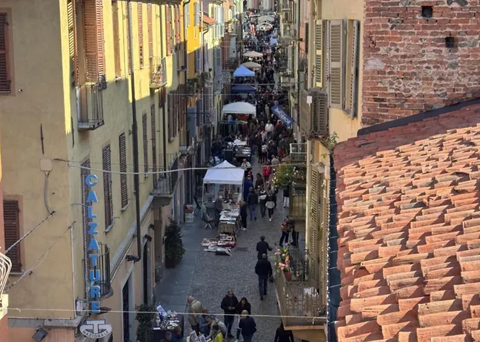 Vicolo Muratori 1 *